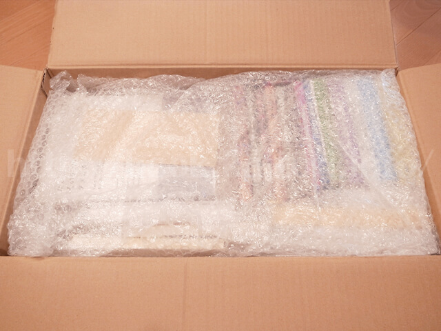 ダンボールを開封