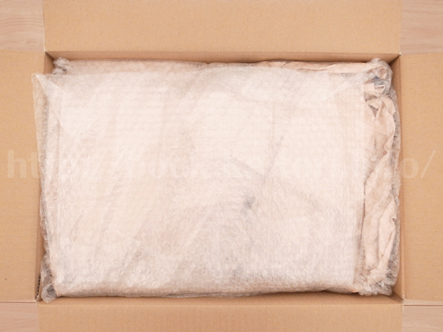 開けてみると梱包材でいっぱい